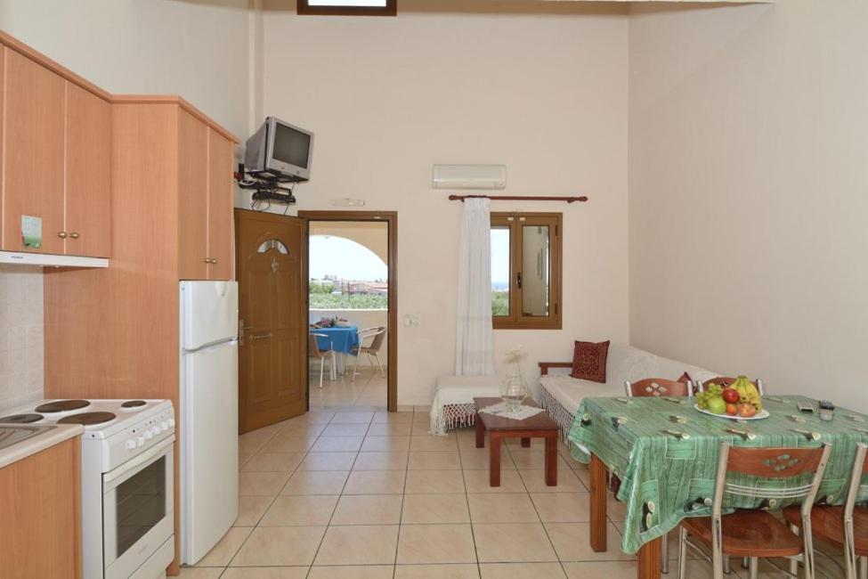 Markos Apartments 3 Stoúpa Esterno foto